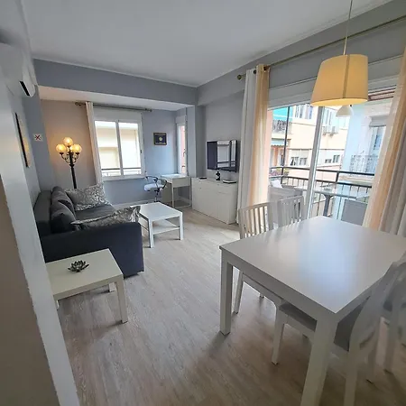 Modern 2 Bedroom Corner Unit In The Heart Of Alicante Exterior foto