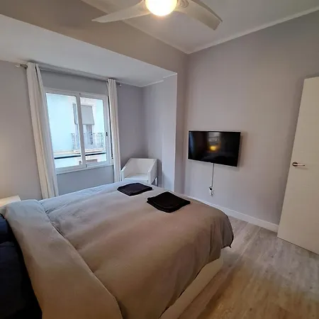 Modern 2 Bedroom Corner Unit In The Heart Of Alicante Exterior foto