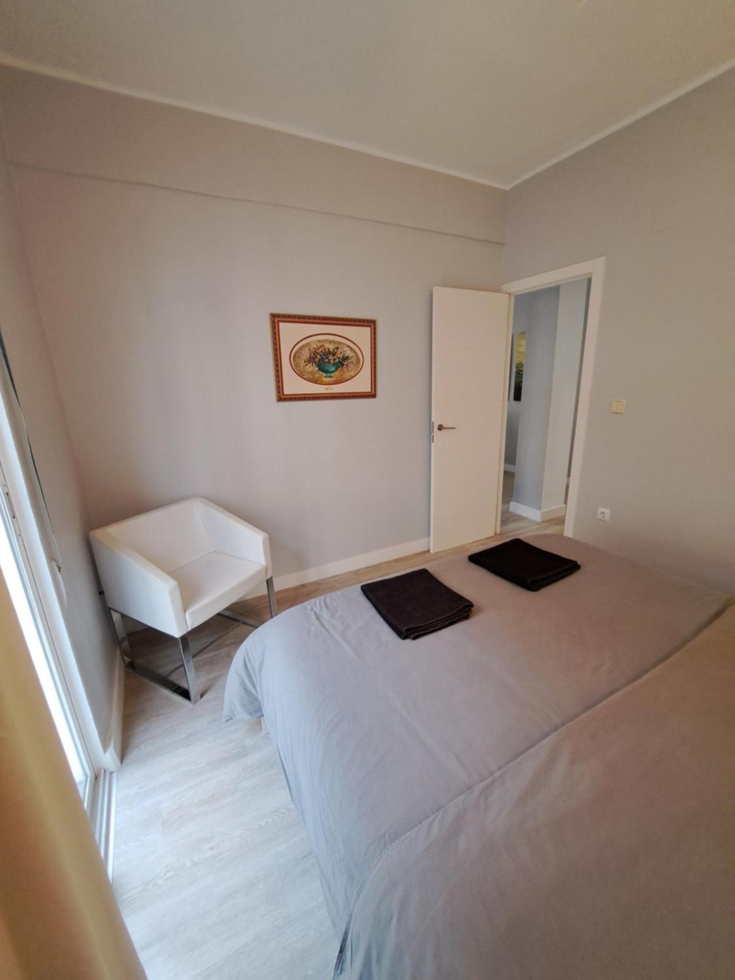 Appartement Modern 2 Bedroom Corner Unit In The Heart Of